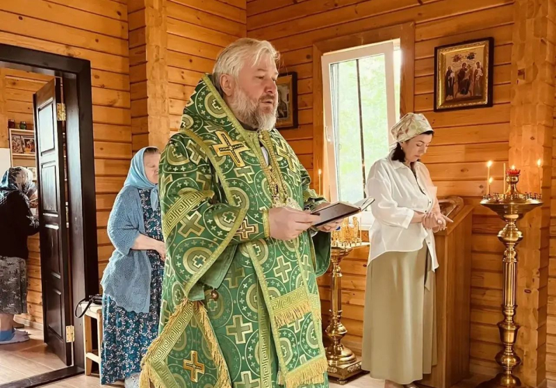 В день памяти обретения мощей преподобного Сергия Радонежского, епископ Симон совершил Литургию в храме преподобного Сергия города Шахты