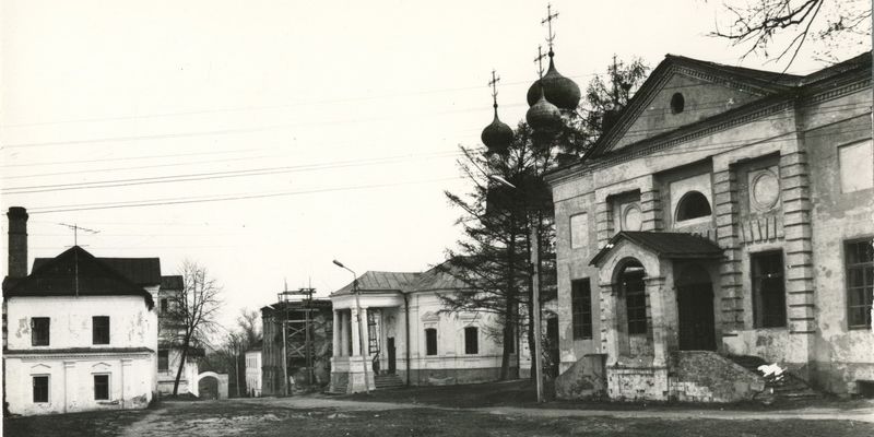 СВЯТЫЕ ЖЕНЫ-МИРОНОСИЦЫ ПРЯМО ИЗ ХРАМА ВЗЯЛИ ЕГО НА НЕБО...