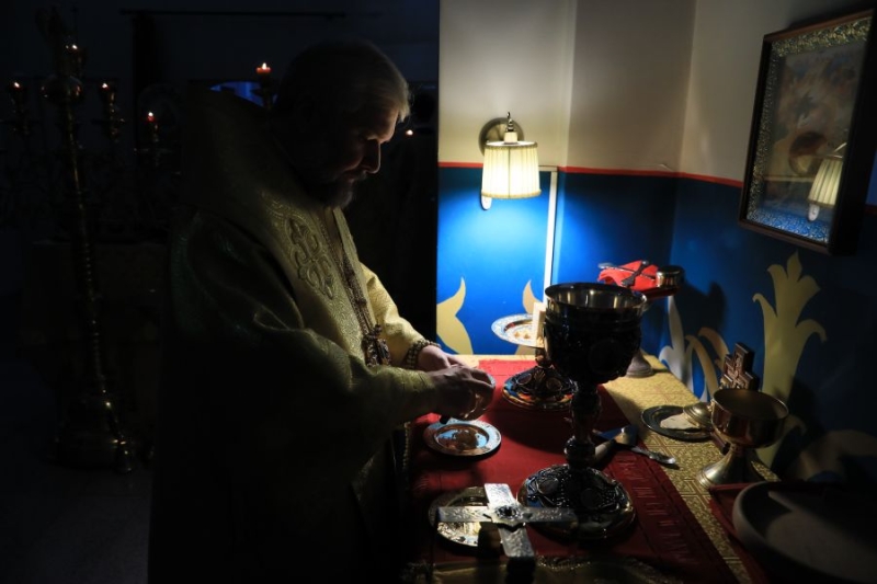 Божественная литургия в Неделю святых праотец в Покровском кафедральном соборе города Шахты