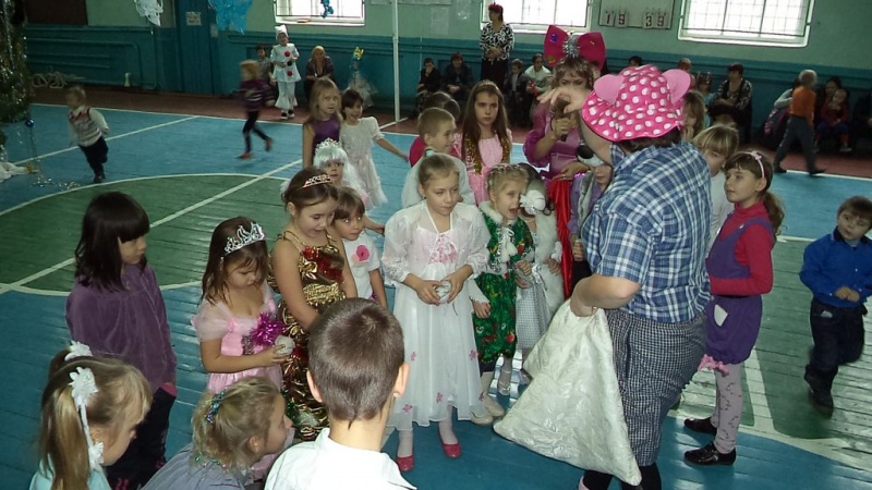 В Пятницком епархиальном подворье в ст. Манычской состоялся детский благотворительный Рождественский утренник