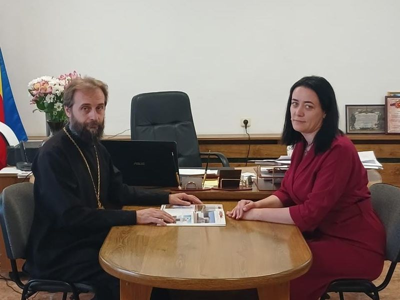Соработничество на благо общества. Рабочая встреча Главы Администрации Красюковского поселения и благочинного приходов Нижнедонского округа