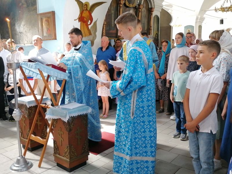 Молебен на начало учебного года в храме Архистратига Михаила станицы Вешенской   