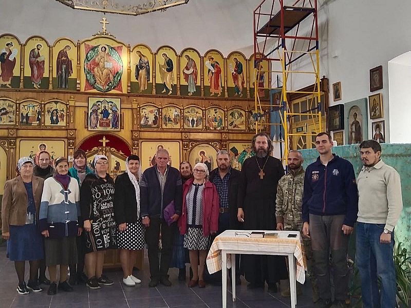 Занятия библейской группы в храме Успения  Пресвятой Богородицы села Алексеевка 