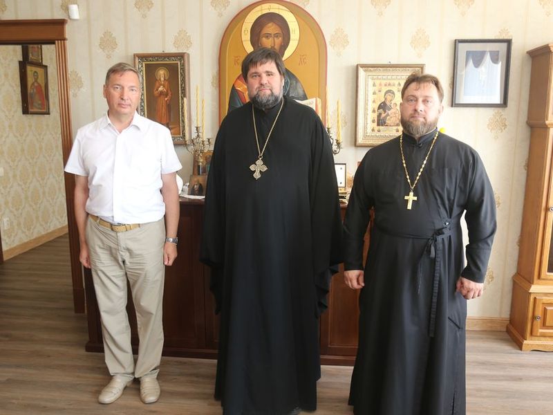 Рабочая встреча сотрудников двух епархий у святынь Приазовья