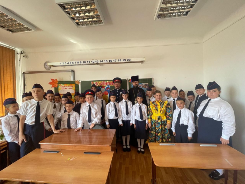 День знаний в школе № 23 имени В.К. Поваренкина поселка Красногорняцкий