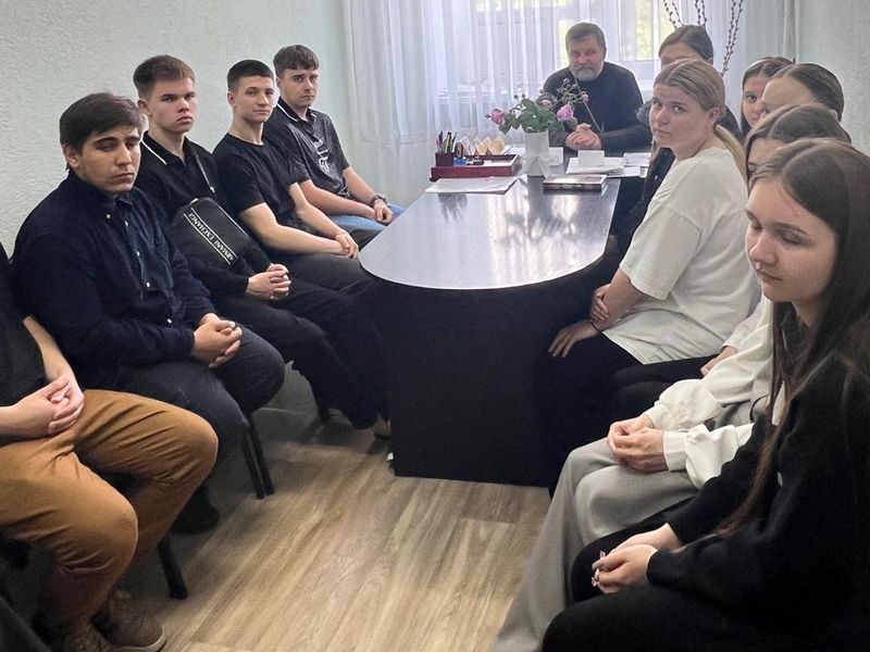 В школе №43  поселка Майский прошла встреча со священником