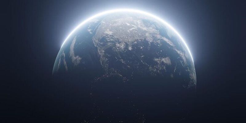 А ПЛАНЕТА ПОЛЕТИТ СЕБЕ ДАЛЬШЕ...