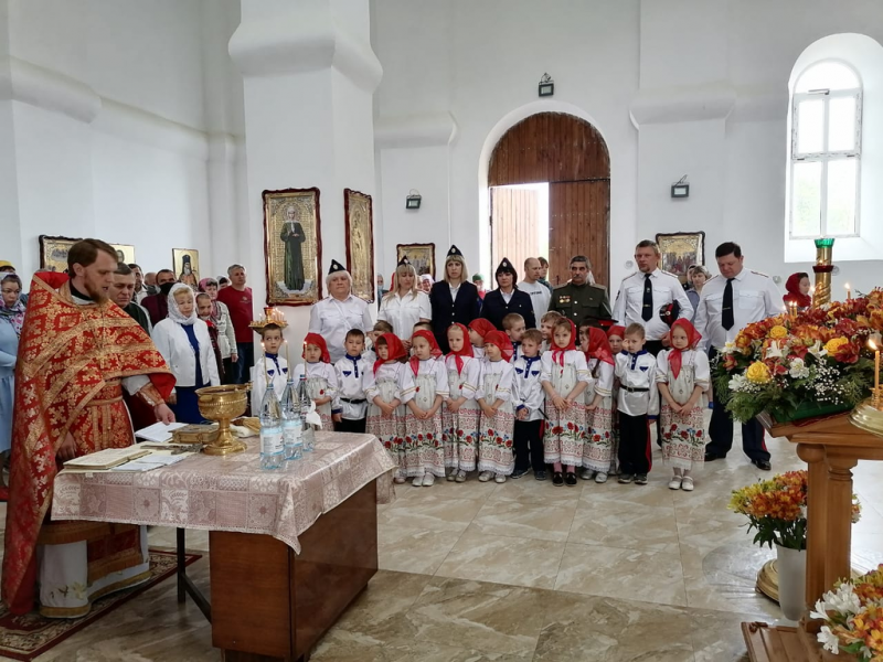 Воспитанники детского сада «Белочка» посетили Никольский храм г. Зверево