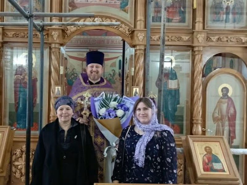 Сотрудники и прихожане Донского храма города Новошахтинска поздравили протоиерея Романа Амплеева с тринадцатилетием служения в сане протоиерея