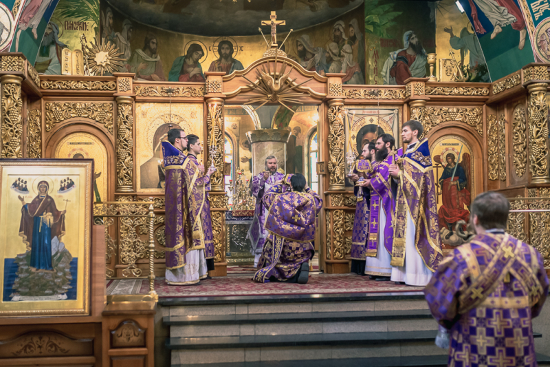 В день памяти великомученика Феодора Тирона Преосвященнейший епископ Симон совершил Литургию в Покровском кафедральном соборе города Шахты