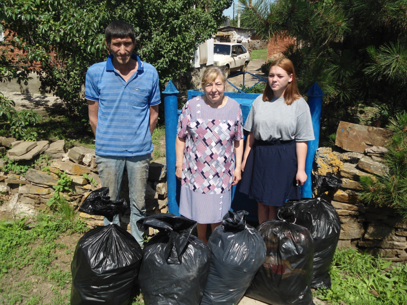 Добровольцы «Общины милосердия» собрали и передали людям, находящимся в сложной жизненной ситуации, одежду