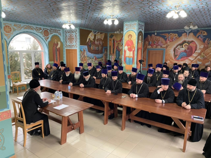 Епископ Мефодий провел для духовенства Шахтинской епархии обучающий семинар по работе с наркозависимыми и созависимыми