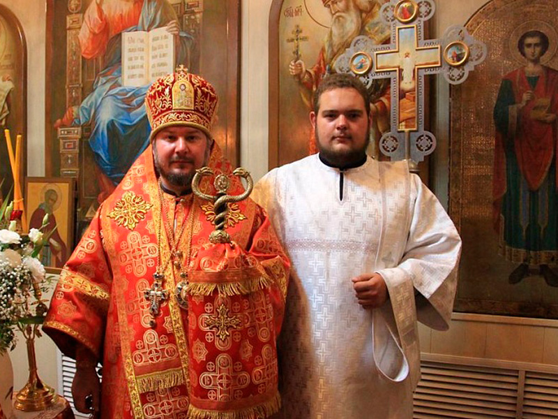 В день храмового праздника Преосвященнейший епископ Симон возглавил праздничную Божественную литургию в храме Пантелеимона Целителя г. Миллерово и совершил диаконскую хиротонию