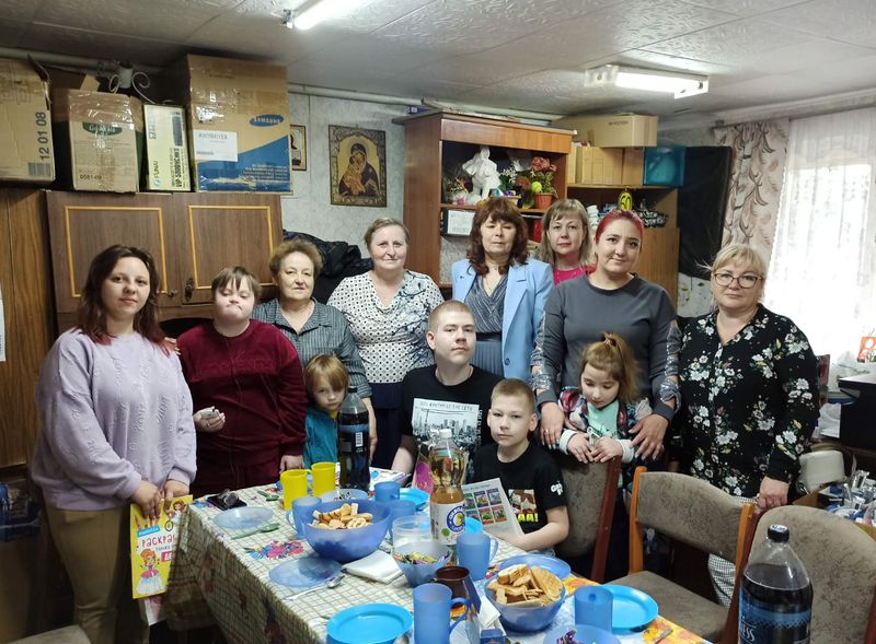 В день защиты детей подарили подарки детям НГОО РО ВОИ