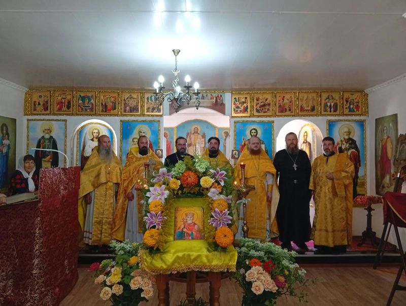 В храме Архангела Михаила села Первомайское прошло соборное богослужение в День Крещения Руси