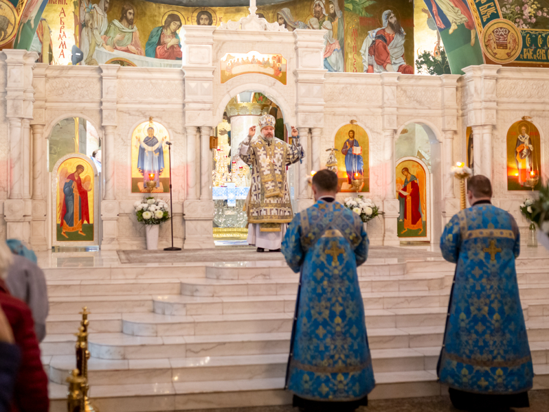В праздник Благовещения Пресвятой Богородицы Преосвященнейший епископ Симон совершил Литургию в кафедральном соборе города Шахты