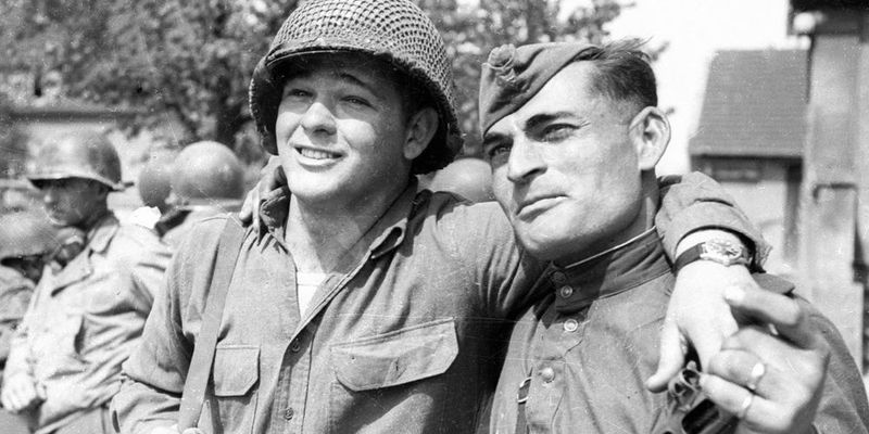 «РУССКИЕ ОБНИМАЛИ НАС И НОСИЛИ НА ПЛЕЧАХ»