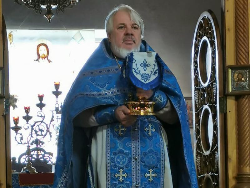 Настоятеля храма святого равноапостольного князя Владимира поздравили с 40-летием иерейской хиротонии