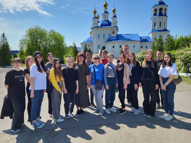 Добровольцы помогли Донскому храму
