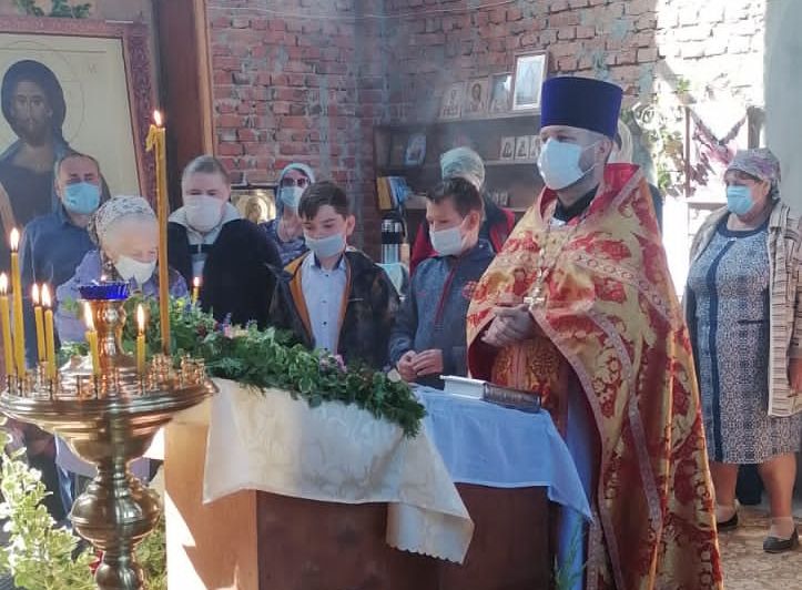 В храме святых мучеников Адриана и Наталии х. Арпачин Багаевского благочиния отметили престольный праздник