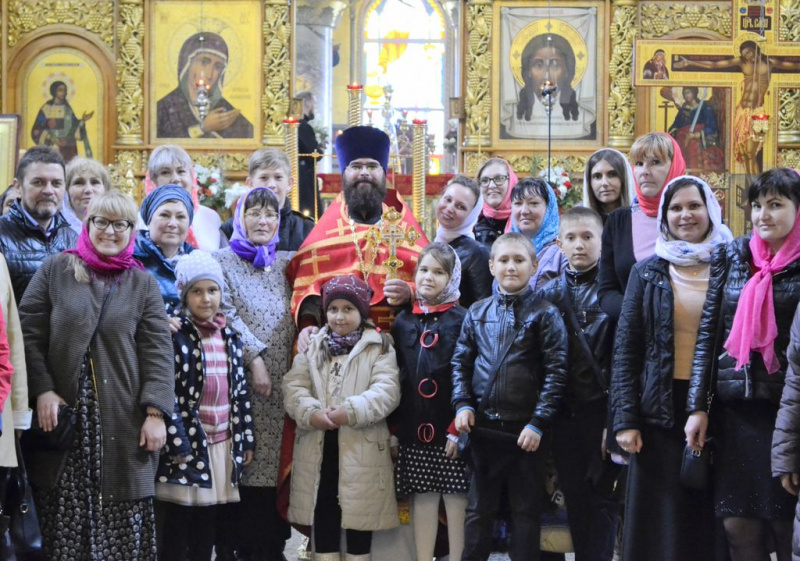 Прихожане храма в честь Святой Троицы, совершили паломническую поездку в Покровский кафедральный собор в г. Шахты