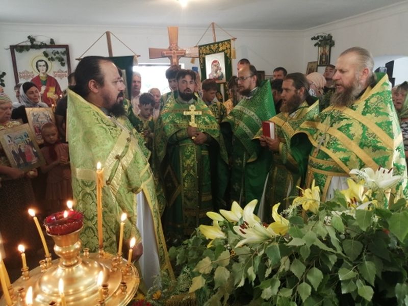 В Свято-Троицком храме сл. Криворожье отметили престольный праздник