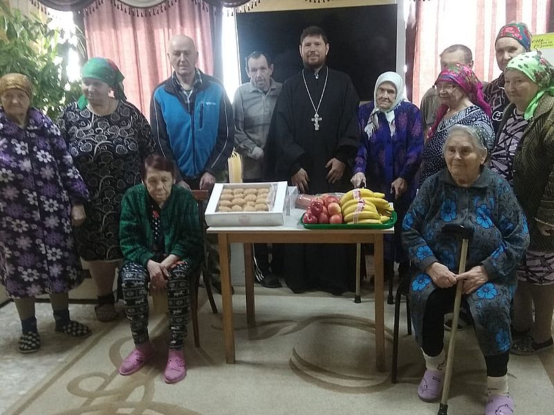 Посещение дома престарелых в хуторе Колундаевском на Рождество Пресвятой Богородицы