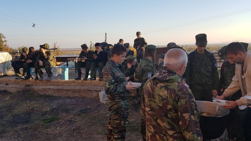 Храм святителя Алексия митрополита Московского посетили учащиеся 8 класса с преподавателями Белокалитвенского кадетского корпуса