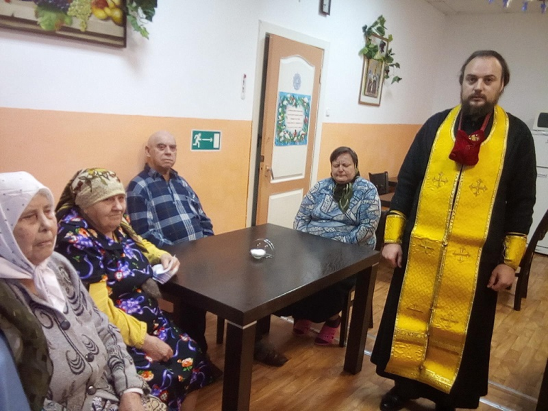 Иерей Антоний Бережной с пастырским визитом посетил дом-интернат для престарелых и инвалидов