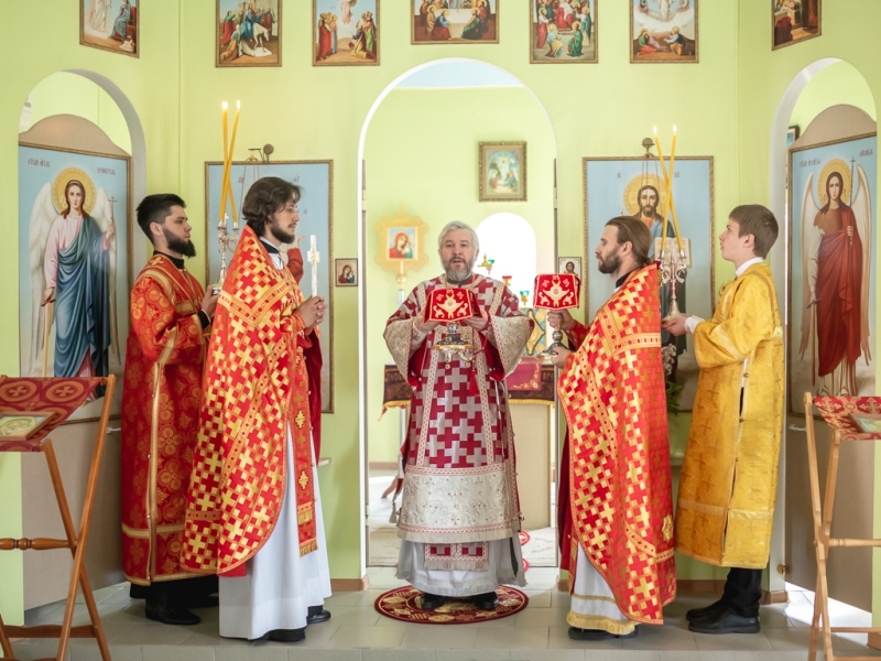 С архипастырским визитом Преосвященнейший епископ Симон посетил приход праведного Иосифа Обручника города Шахты