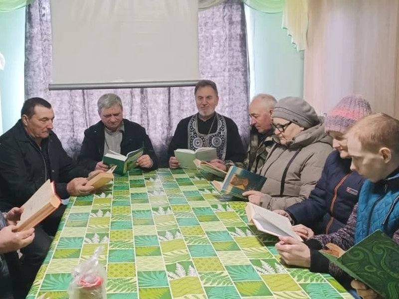 В Свято-Никольском храме хутора Тубянского прошло мероприятие ко Дню православной книги