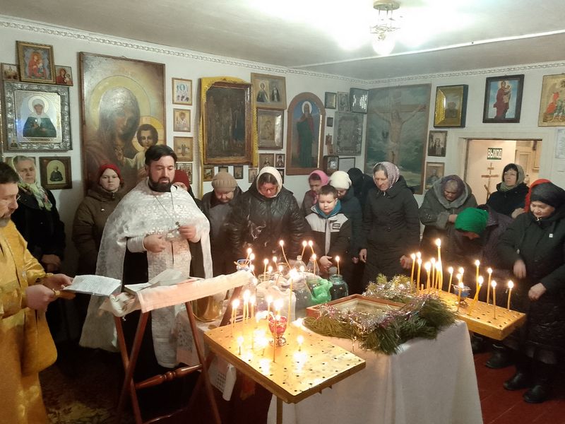 Великое Освящение воды в праздник Крещения Господня состоялось в храме Преображения Господня села Лысогорка