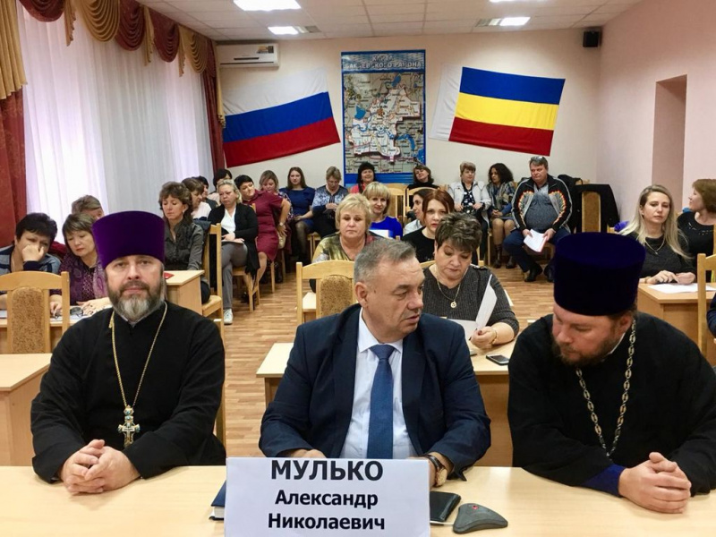 Духовники образовательных учреждений Багаевского района со статусом «казачьи» приняли участие в областной видеоконференции, посвященной военно-патриотическому и духовно-нравственному воспитанию Донской молодежи