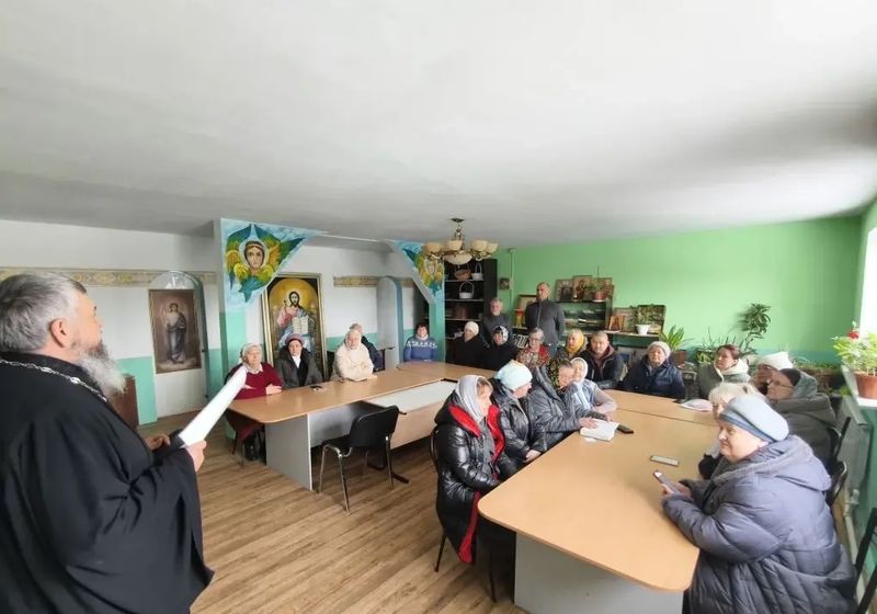 Лекция о православной книге прошла в гуковском храме после воскресного богослужения