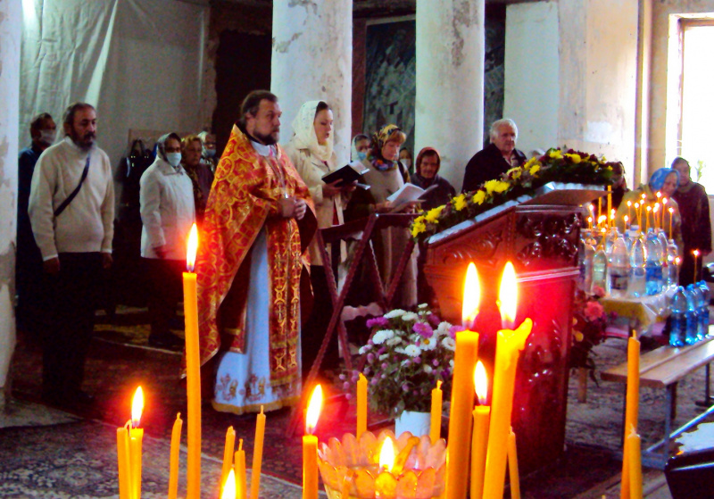 В храме священномученика Захарии (Лобова) архиепископа Воронежского и Задонского престольный праздник в г. Новошахтинске                   