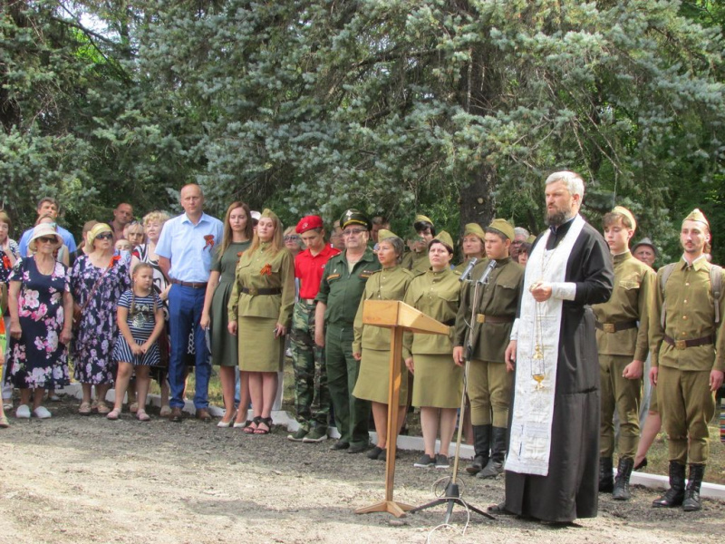 В День памяти и скорби в пос. Лиховском состоялось торжественное перезахоронение найденных останков 7-ми советских военнослужащих 16-го артиллерийского зенитного полка ПВО