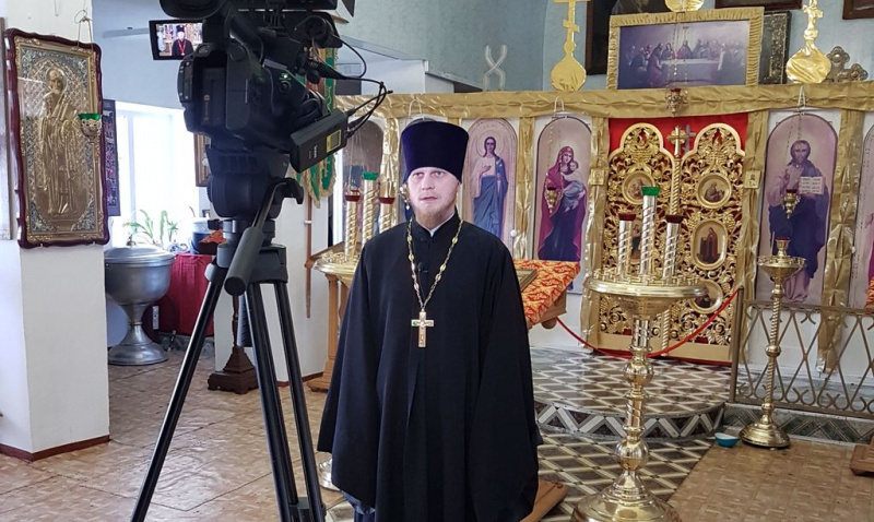 Иерей Димитрий Дяур поздравил зверевчан с Днем Победы
