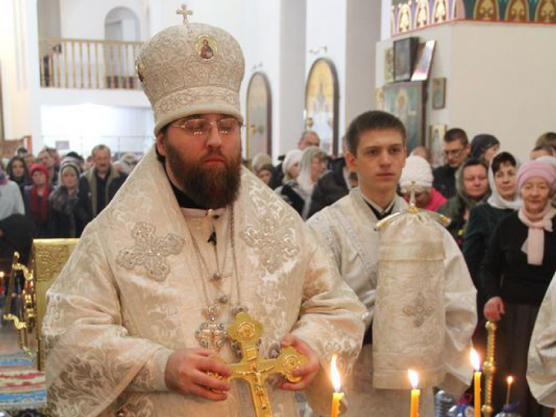 В праздник Богоявления епископ Шахтинский и Миллеровский Игнатий возглавил праздничное богослужение в Покровском кафедральном соборе города Шахты