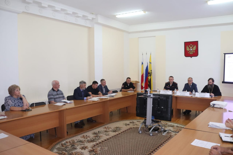 Благочинный Александровск-Грушевского округа принял участие в заседании антинаркотической комиссии Ростовской области