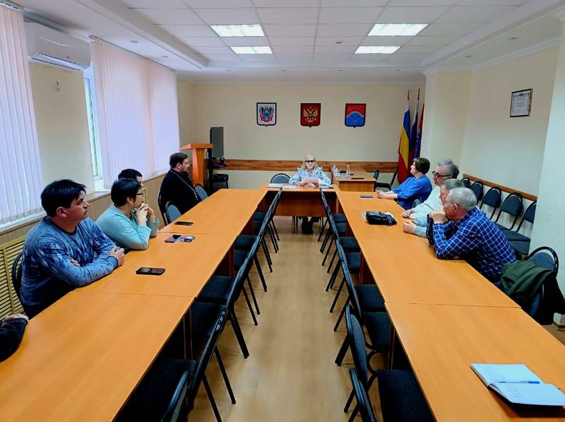 Иерей Владимир Татаркин принял участие в заседании общественного совета