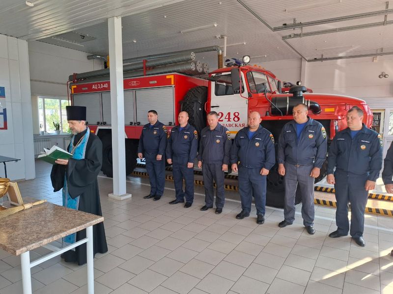 Пожарные станицы Бессергеневской приняли участие в молебне в честь иконы Божией Матери «Неопалимая Купина»