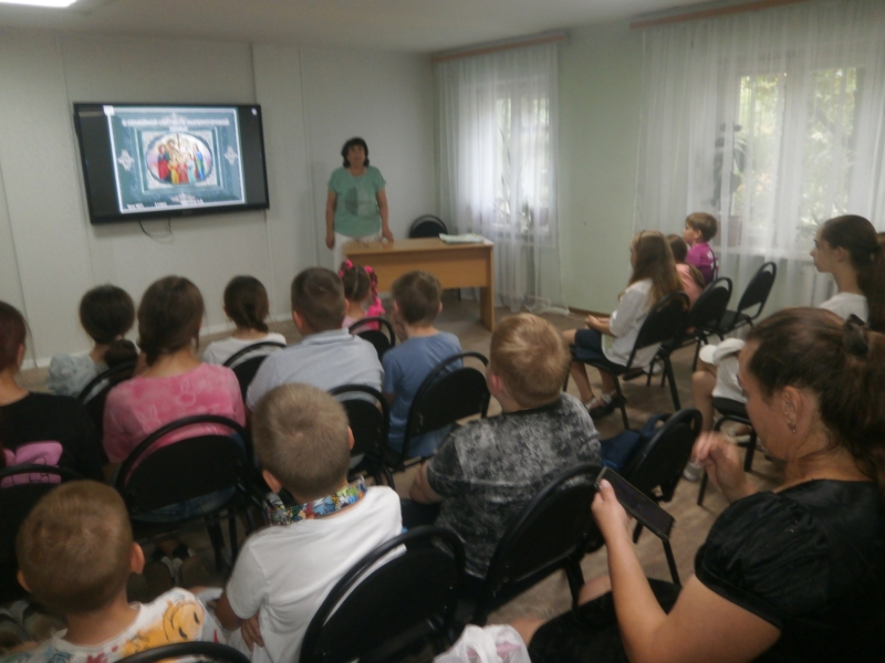 В Донецке прошёл духовно-нравственный час о семейной святости императорской семьи
