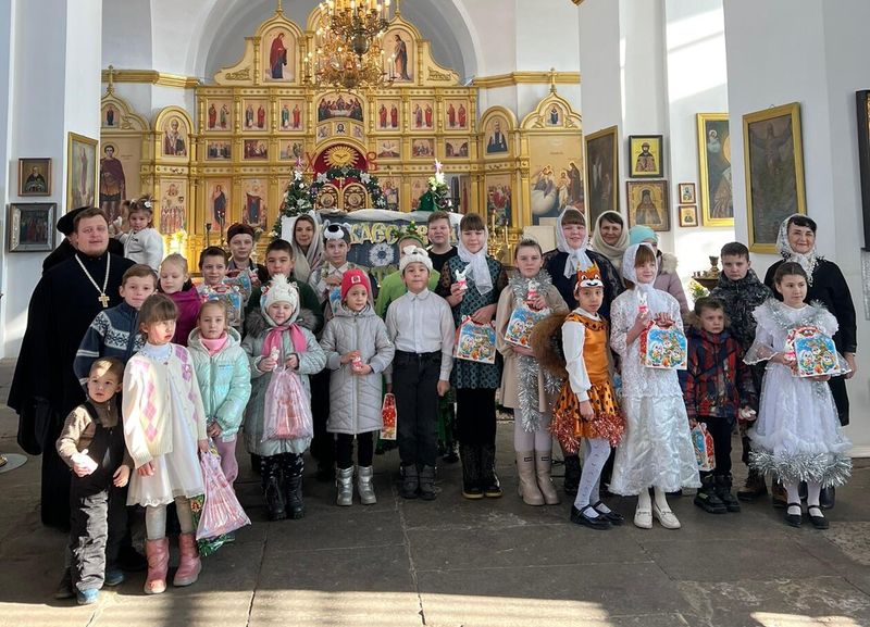 «Рождественское торжество» прошло в Свято-Успенском храме ст. Калитвенской