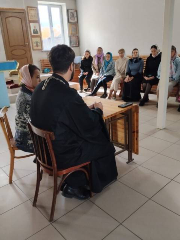 Традиционные беседы по изучению священного писания проходит в храме святой блаженной Матроны Московской города Донецка ﻿