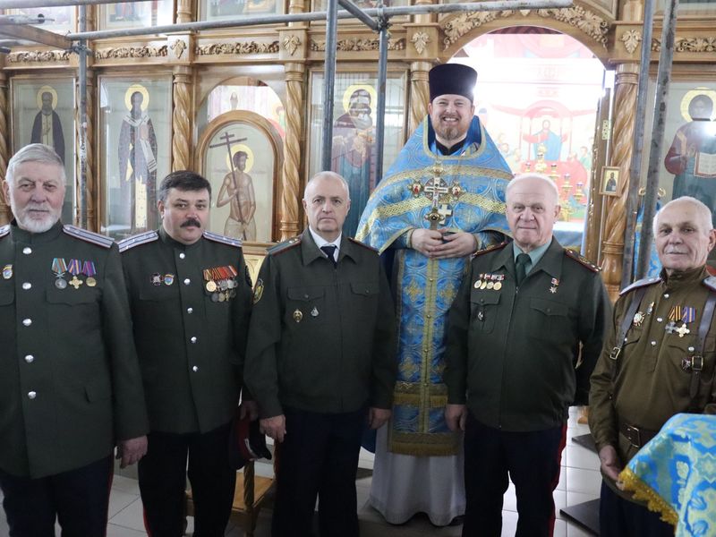 Протоиерею Роману Амплееву вручили патент о присвоении звания войскового старшины