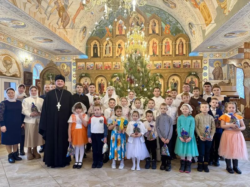 В воскресной школе «Красное солнышко» при храме Иоанна Предтечи станицы Боковской состоялся рождественский концерт