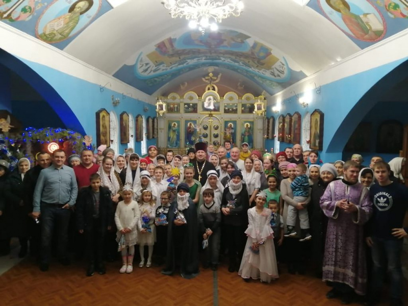 В храме Казанской иконы Божией Матери г. Гуково прошел детский Рождественский утренник