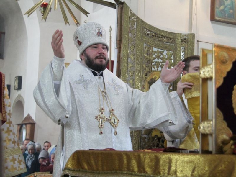 Епископ Симон в Димитриевскую поминальную субботу совершил Литургию в храме в честь святителя Николая пос. Аюта г. Шахты