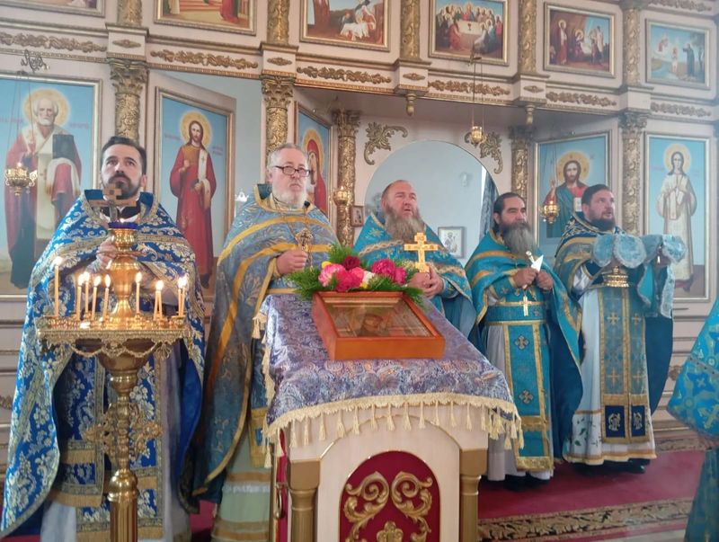 В храме Донской иконы Божией Матери слободы Шарпаевка состоялось соборное богослужение духовенства Тарасовского благочиния