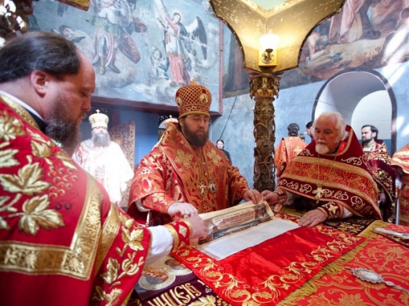Епископ Шахтинский и Миллеровский Игнатий принял участие в соборном служении Литургии в Войсковом Воскресенском соборе Свято-Донского мужского монастыря ст. Старочеркасской